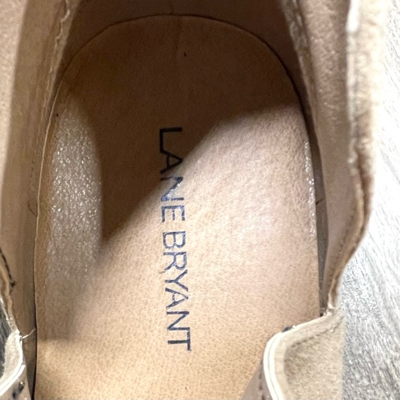Lane Bryant Ankle Boots Side Dip Beige Faux Suede Low Heel Women’s 9W side dip - Picture 8 of 11